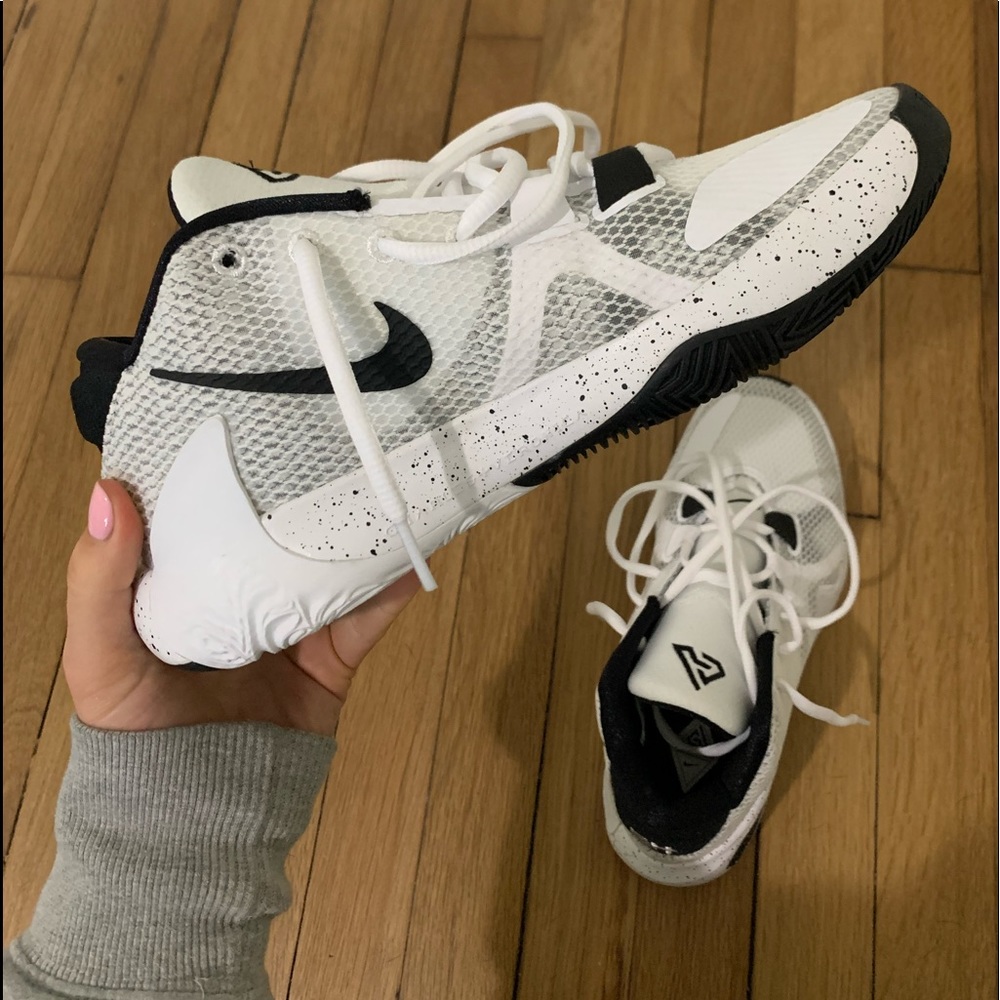 nike zoom freak 1 - (men’s 6, females 7.5)